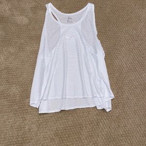Nike Cropped Tank